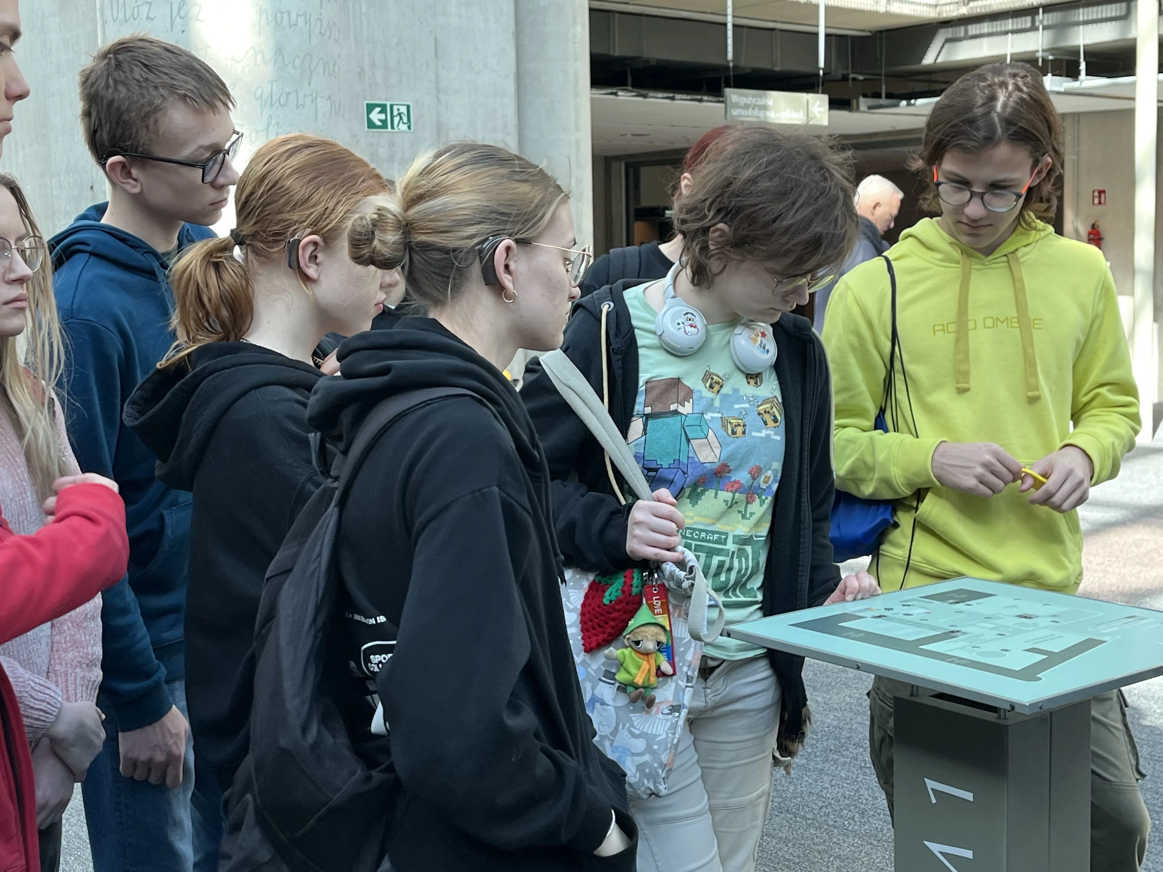 Licealiści zwiedzają Bibliotekę Uniwersytecką BUW w Warszawie