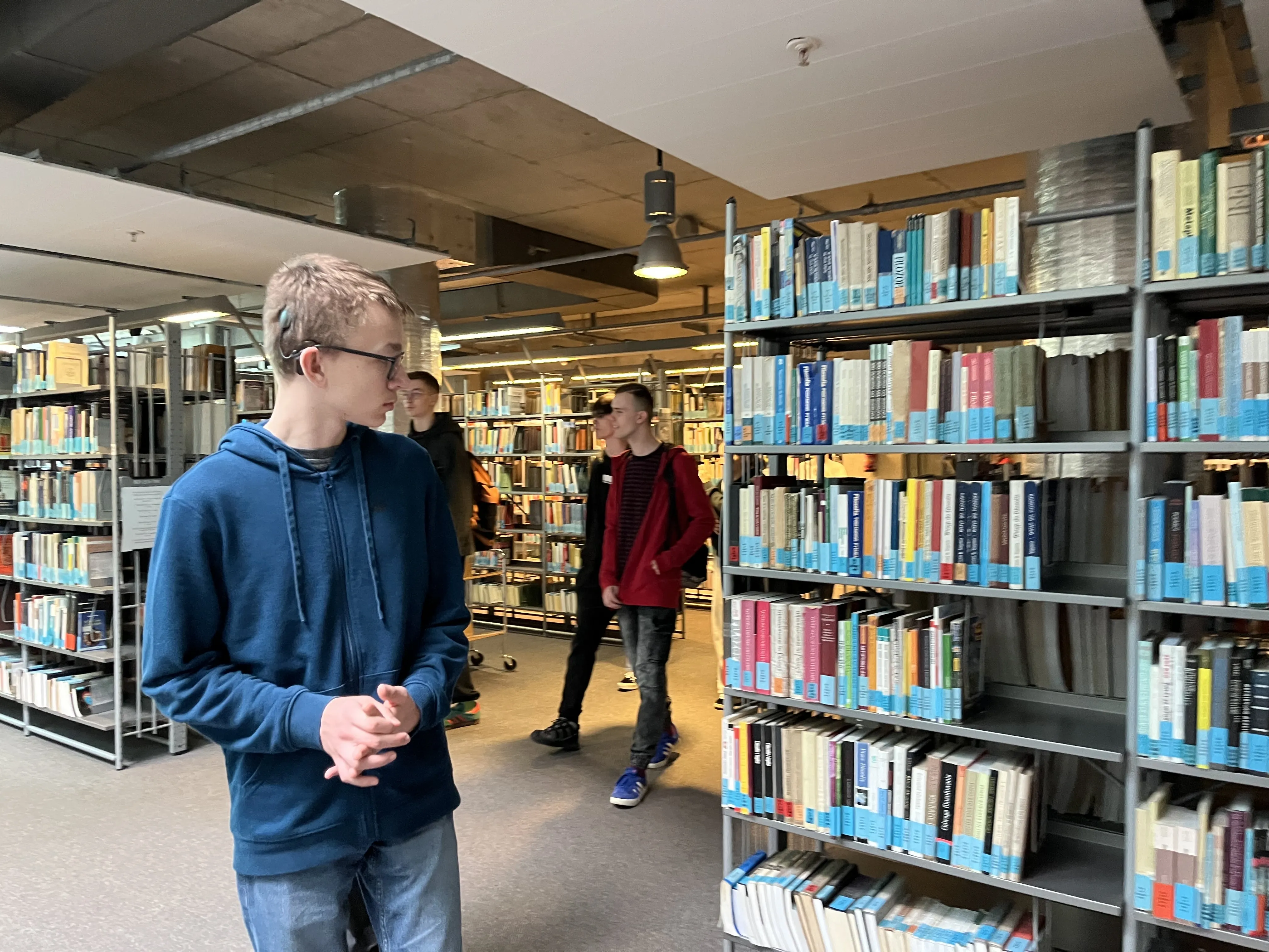 Licealiści zwiedzają Bibliotekę Uniwersytecką BUW w Warszawie