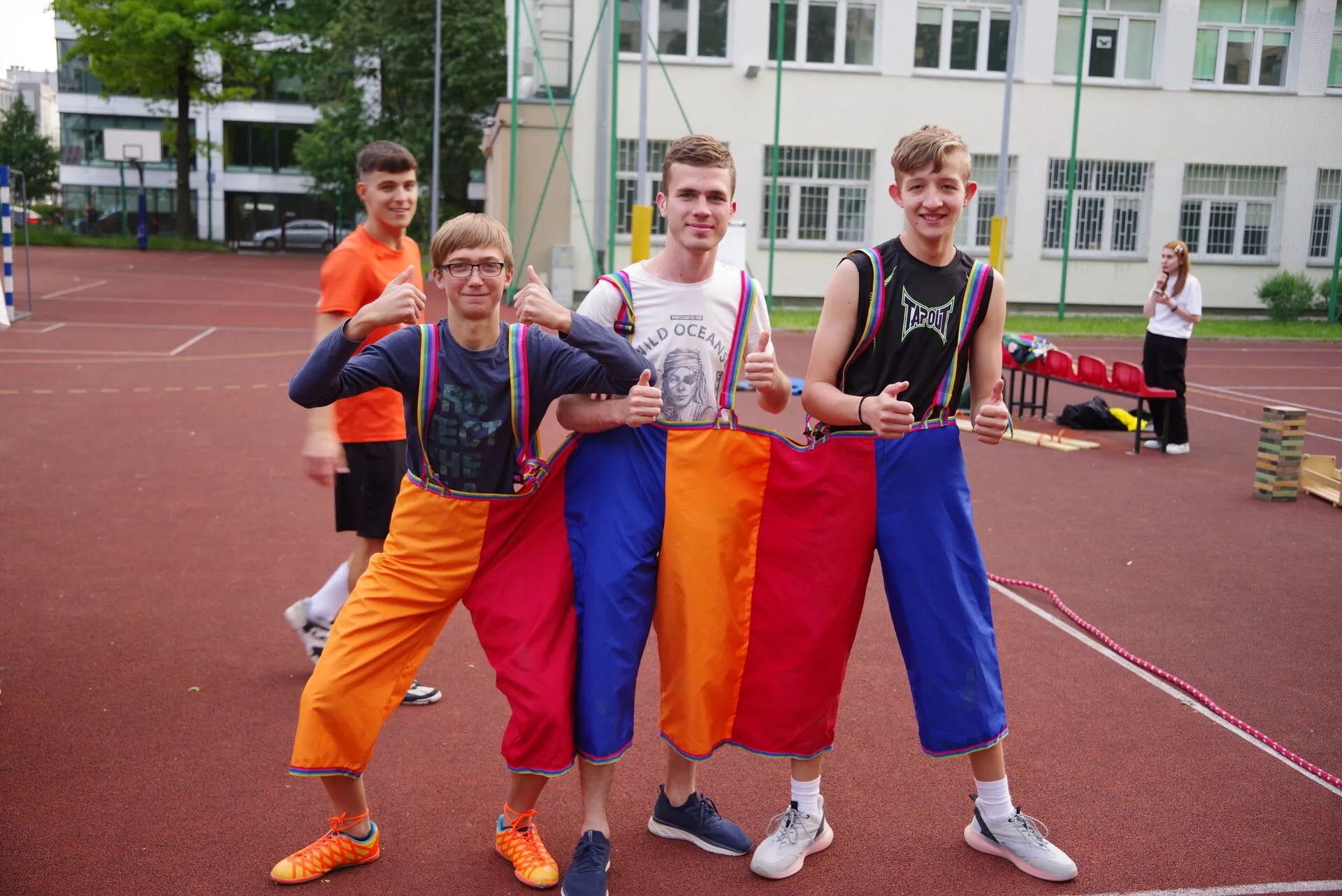 Sport na wesoło "pierwszaki vs. starszaki"