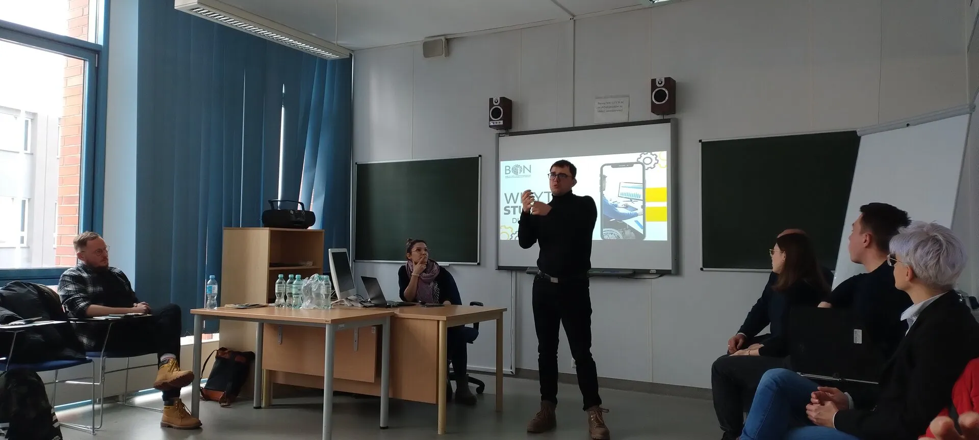 Maturzyści tegoroczni i przyszłoroczni w UEK
