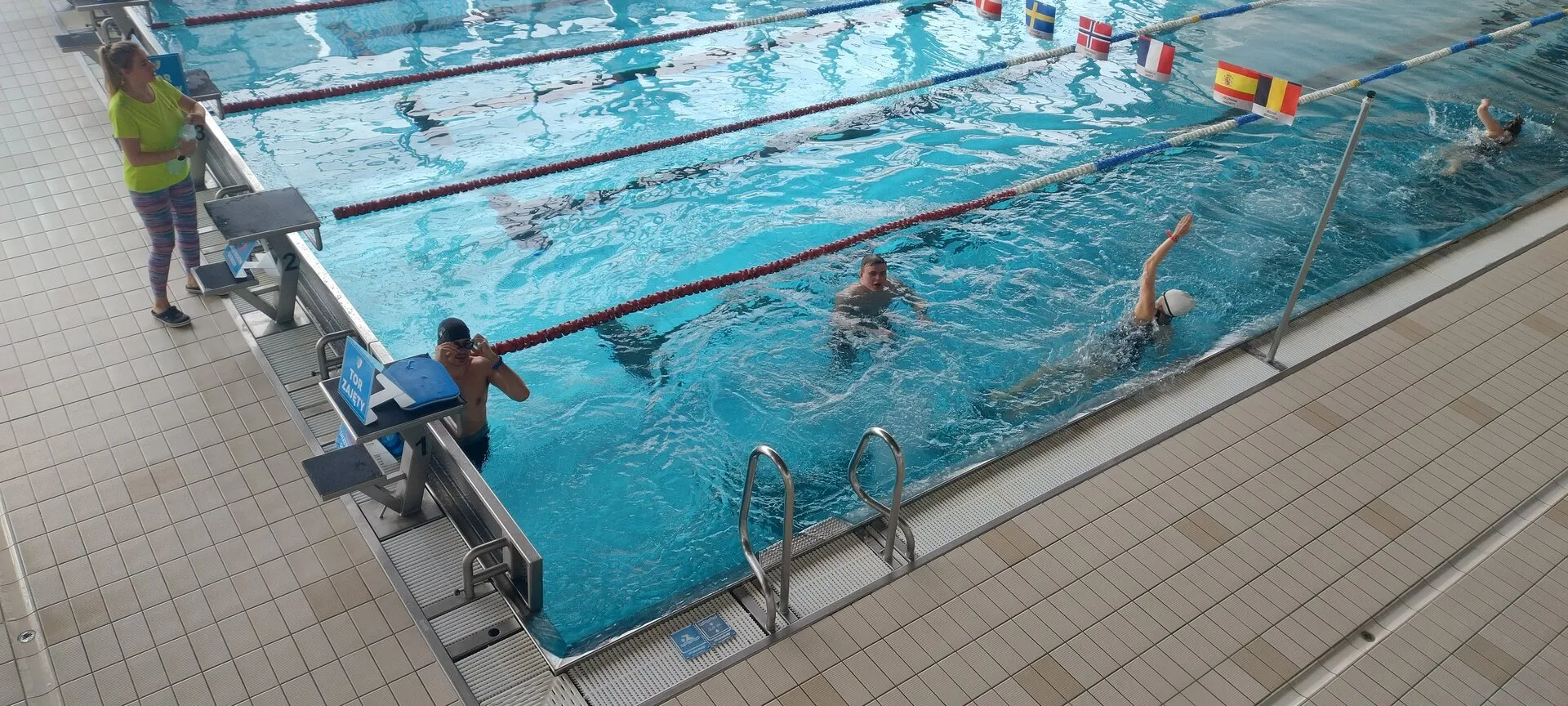 Aktywność na pływalni w pierwszym dniu wiosny