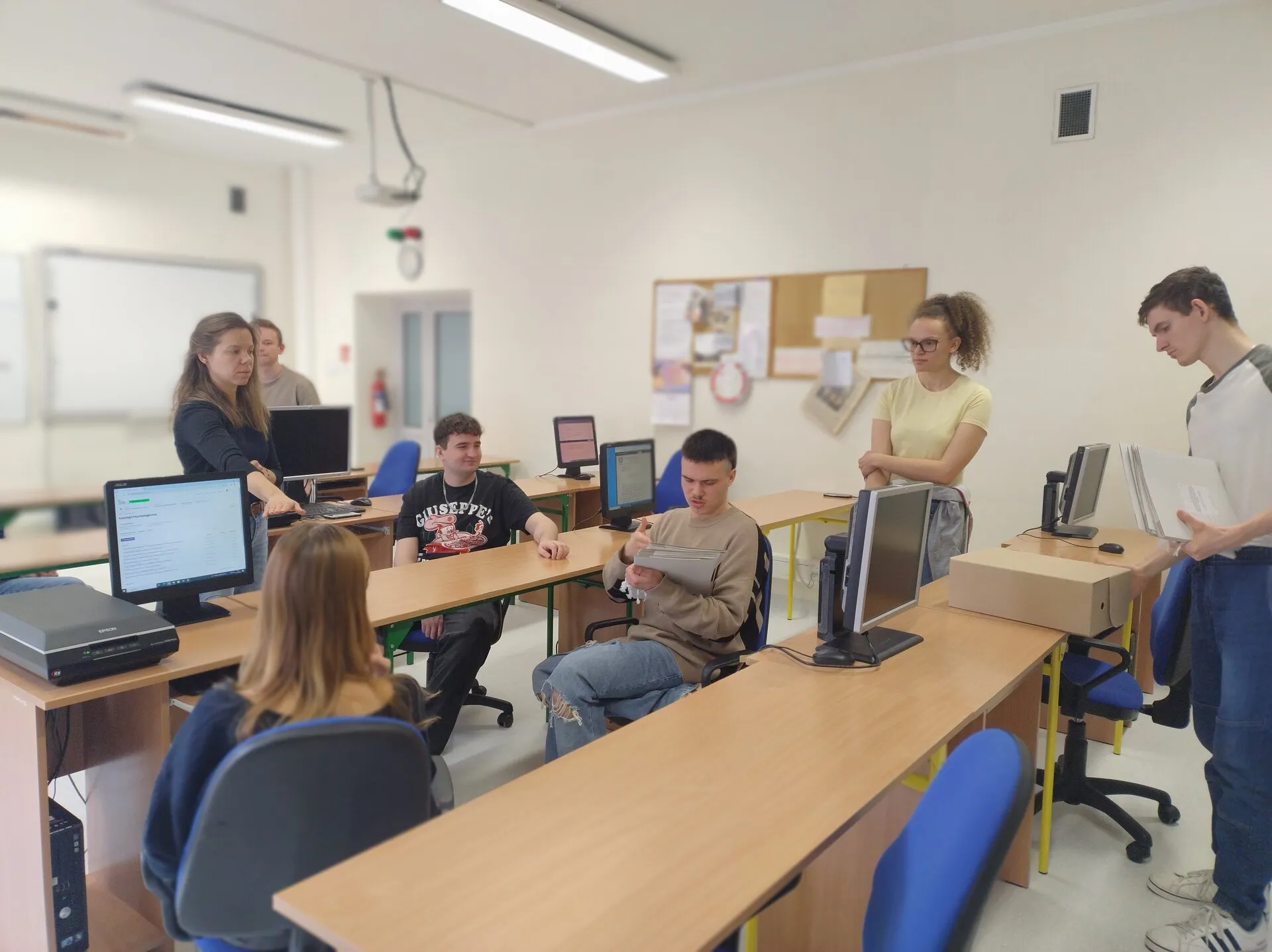 Maturzystki u kolegów archiwistów