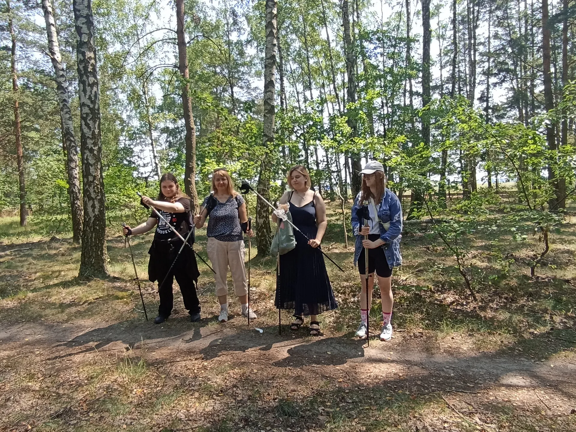 Spacer "Nordic Walking - aktywność, która łączy pokolenia"