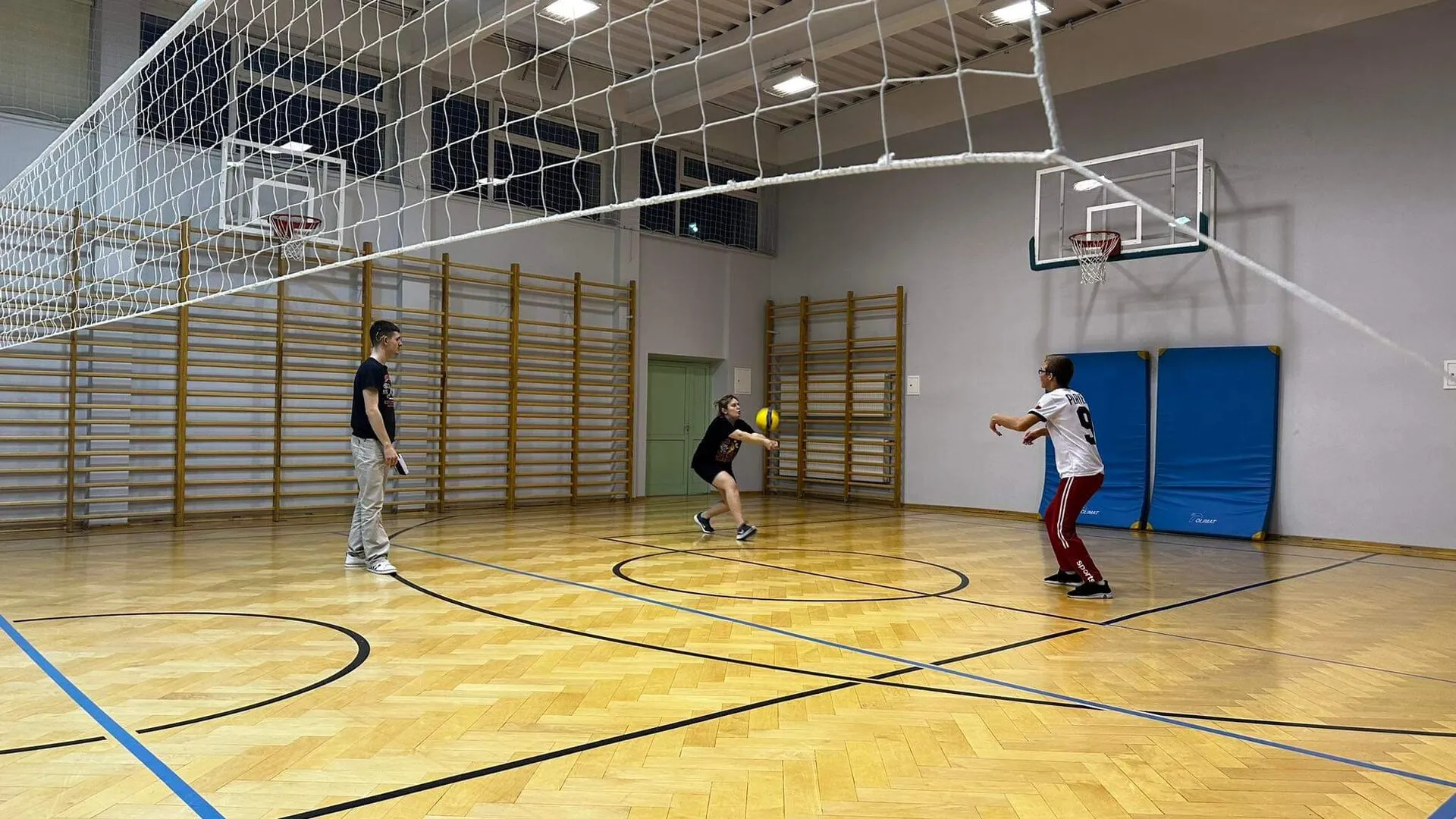 Turniej piłki siatkowej "Siatkówka - mecz - set - punkt"