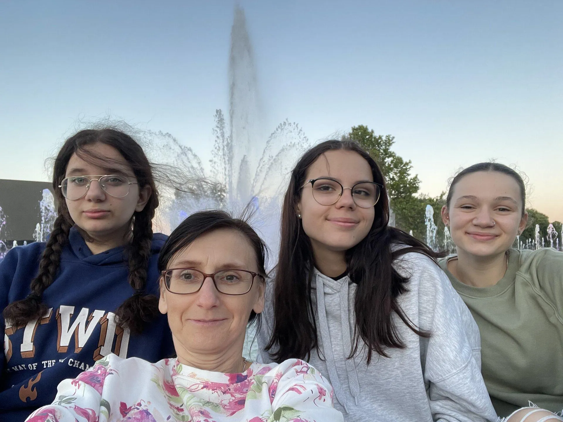 Spacer pierwszoklasistek z grupy I od Nowego Światu do fontann na Rynku Nowego Miasta