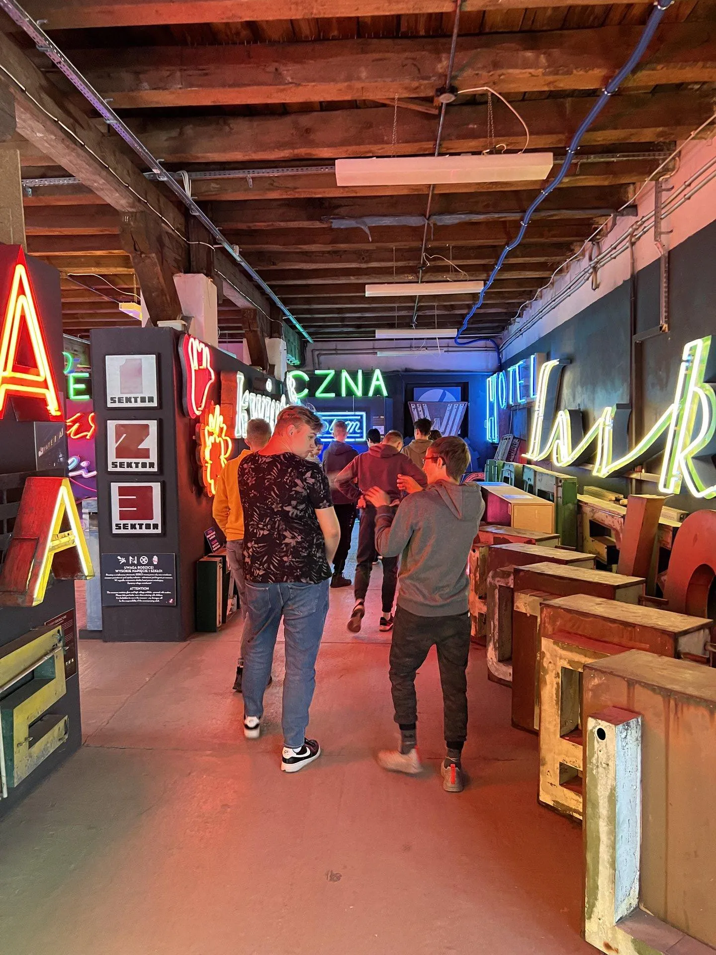 Wizyta w Muzeum Neonów w Warszawie