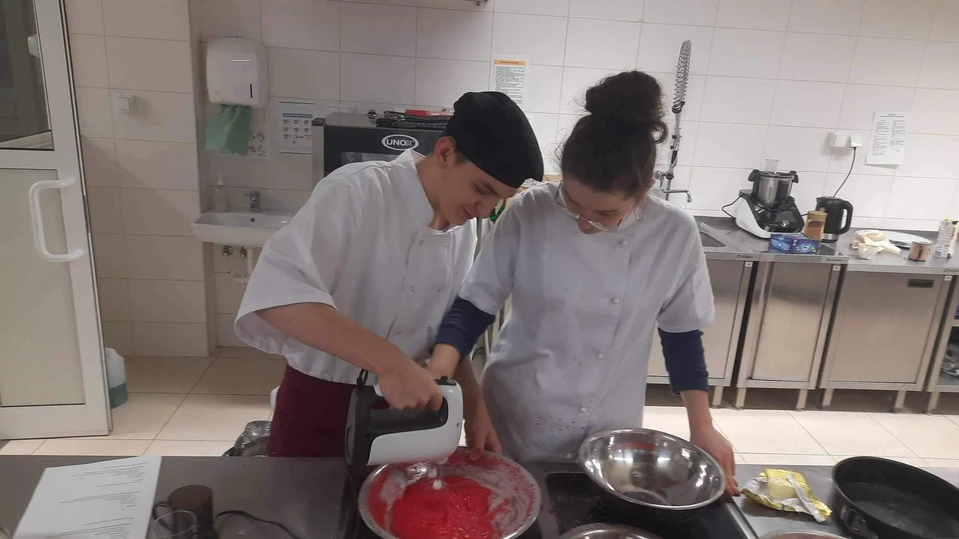 Tort w barwach biało-czerwonych 