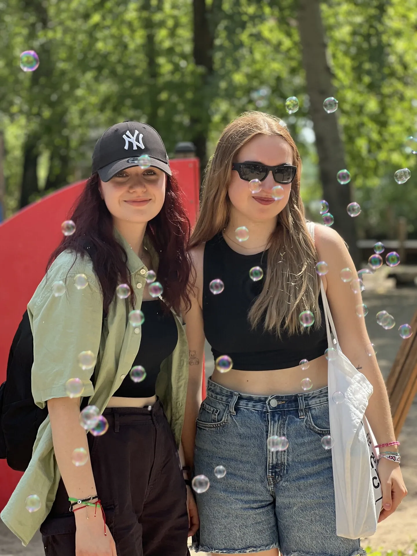 Grupa bajkomigaczy na pikniku nad Wisłą
