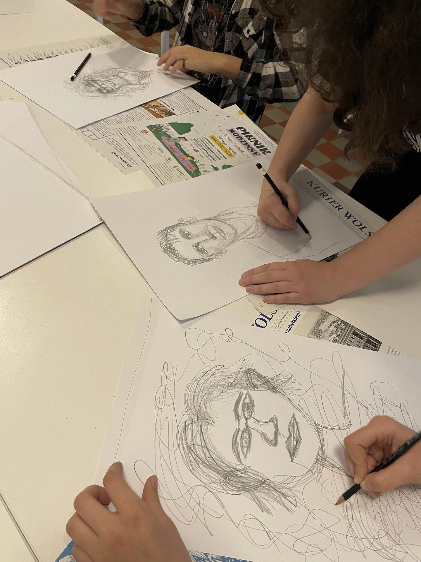 Warsztaty plastyczne z panem Markiem Laseckim w Wolskim Centrum Kultur